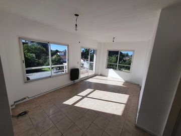 Departamento en venta - 3 Dormitorios 2 Baños - 69Mts2 - San Miguel