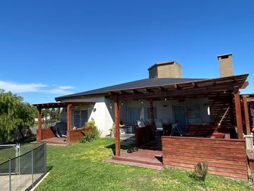 Espectacular Casa en Venta en Barrio San Sebastián - ESCOBAR - APTA CREDITO