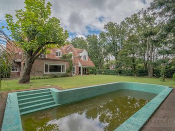 EXCELENTE LOTE DE 2009 M2 EN LOMAS JOCKEY