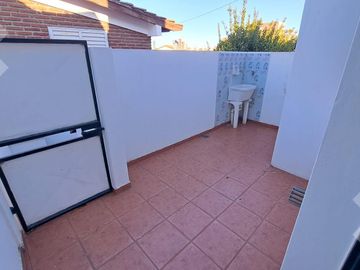 VENTA: CASA 2 DORMIT + DEPARTAM. 1 DORMIT + MONOAMBIENTE - ZONA PASEO PATAGONIA - NEUQUEN CAPITAL