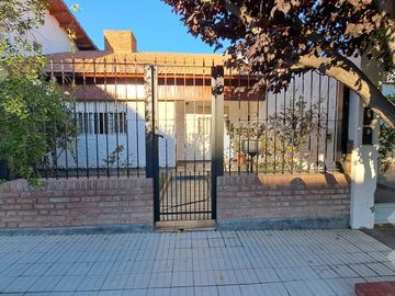 VENTA: CASA 2 DORMIT + DEPARTAM. 1 DORMIT + MONOAMBIENTE - ZONA PASEO PATAGONIA - NEUQUEN CAPITAL