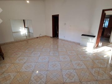 VENTA: CASA 2 DORMIT + DEPARTAM. 1 DORMIT + MONOAMBIENTE - ZONA PASEO PATAGONIA - NEUQUEN CAPITAL