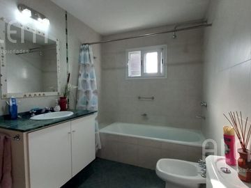 Casa en VENTA en una Planta en  El Ombu