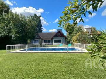 Casa en VENTA en una Planta en  El Ombu