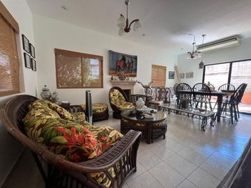 Quinta en Venta, El Huajuquito, Santiago