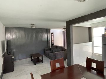 VENTA DE CASA PARA REMODELAR, A 10 MIN. DEL AEROPUERTO, GUSTAVO A MADERO