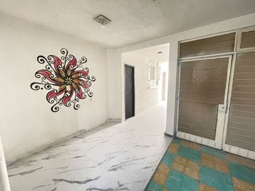 VENTA DE CASA PARA REMODELAR, A 10 MIN. DEL AEROPUERTO, GUSTAVO A MADERO