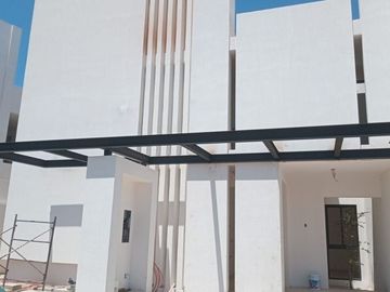 CASA NUEVA DE LUJO EN LA RIOJA EN VENTA ZONA SUR