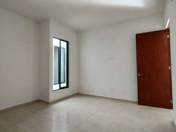 CASA EN VENTA DE 1 PISO EN CHOLUL MERIDA ENTREGA INMEDIATA