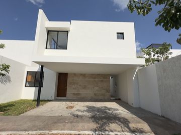 Casa en venta Nueva en privada, Amueblada y equipada en Conkal Yucatán