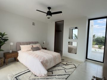 Casa en venta Nueva en privada, Amueblada y equipada en Conkal Yucatán