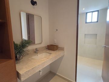 Casa en venta Nueva en privada, Amueblada y equipada en Conkal Yucatán