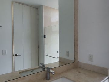 Departamento en venta en Complejo Country Towers.
