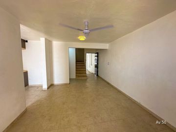 Venta de casa sobre avenida 50 en Francisco de Montejo en Mérida Yucatán