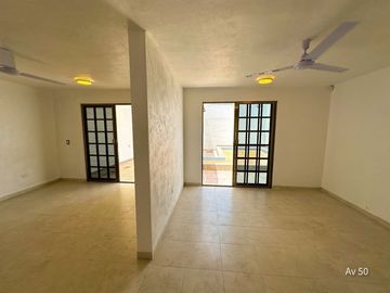 Venta de casa sobre avenida 50 en Francisco de Montejo en Mérida Yucatán