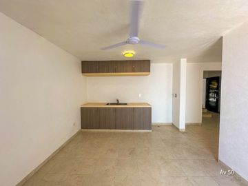 Venta de casa sobre avenida 50 en Francisco de Montejo en Mérida Yucatán