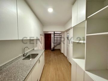 Alquilo Departamento Dúplex 143m2 cerca a Loma Amarilla en Surco.