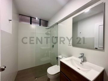 Alquilo Departamento Dúplex 143m2 cerca a Loma Amarilla en Surco.