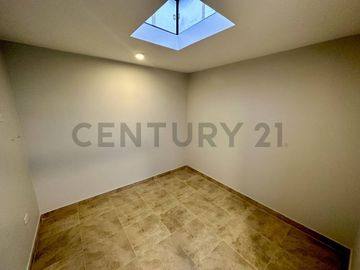Alquilo Departamento Dúplex 143m2 cerca a Loma Amarilla en Surco.