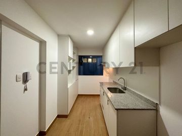 Alquilo Departamento Dúplex 143m2 cerca a Loma Amarilla en Surco.