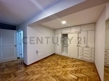 Alquilo Departamento Dúplex 143m2 cerca a Loma Amarilla en Surco.