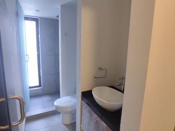 DEPARTAMENTO CON ROOF GARDEN PRIVADO, CERCANO A LA AV. ANACAHUITA