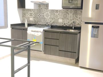 DEPARTAMENTO CON ROOF GARDEN PRIVADO, CERCANO A LA AV. ANACAHUITA