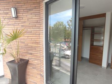 DEPARTAMENTO CON ROOF GARDEN PRIVADO, CERCANO A LA AV. ANACAHUITA