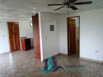 SE VENDE CASA CON HERMOSAS VISTAS Y AMBIENTE FRESCO.