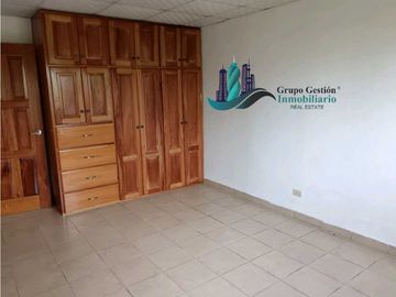 SE VENDE CASA CON HERMOSAS VISTAS Y AMBIENTE FRESCO.