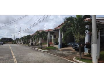 SE VENDE - SE ALQUILA Residencial Altos del Campo en La Chorrera.