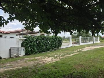 Venta de Terreno en Punta Barco - Complejo privado 