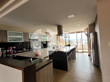 PENTHOUSE DE VENTA SECTOR COLEGIO BILINGUE, CUENCA