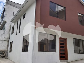 CASA EN VENTA SECTOR LOS CEREZOS, CUENCA