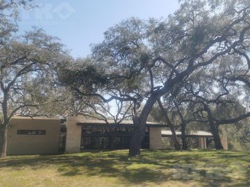 Casa en venta en Nuevo Santiago, Fraccionamiento cerca de Cielo Mágico y SMP.