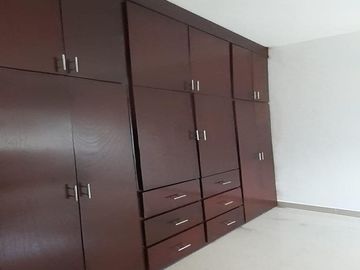 CASA EN VENTA CUMBRES DE SANTIAGO