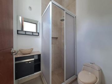 CASA EN VENTA CUMBRES DE SANTIAGO
