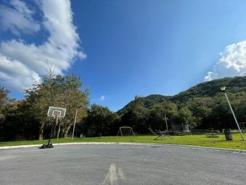 CASA EN VENTA CUMBRES DE SANTIAGO