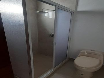 CASA EN VENTA CUMBRES DE SANTIAGO