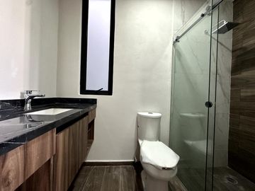Casa en  venta en Lomas de Angelopolis con 4 recamaras y jardín