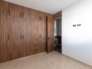 Casa en  venta en Lomas de Angelopolis con 4 recamaras y jardín
