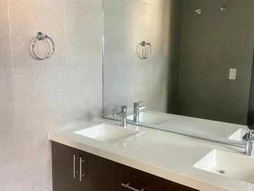 HERMOSA CASA EN VENTA, SECTOR CHALLUABAMBA