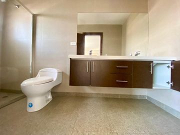 HERMOSA CASA EN VENTA, SECTOR CHALLUABAMBA