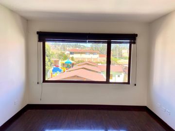 HERMOSA CASA EN VENTA, SECTOR CHALLUABAMBA