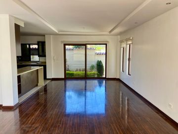 HERMOSA CASA EN VENTA, SECTOR CHALLUABAMBA