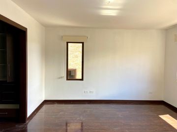 HERMOSA CASA EN VENTA, SECTOR CHALLUABAMBA