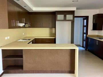 HERMOSA CASA EN VENTA, SECTOR CHALLUABAMBA