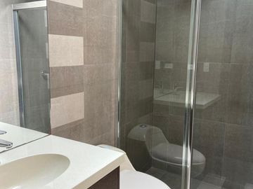 HERMOSA CASA EN VENTA, SECTOR CHALLUABAMBA