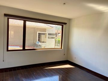 HERMOSA CASA EN VENTA, SECTOR CHALLUABAMBA