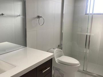 HERMOSA CASA EN VENTA, SECTOR CHALLUABAMBA